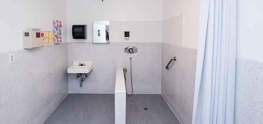 brentwood-848x400-7 Brentwood Post Acute bathroom