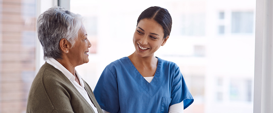 yolo-1080x450-82 A nurse with an elderly woman